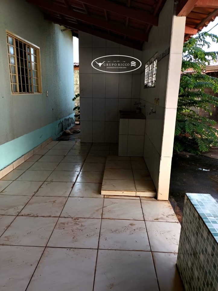 Casa à venda com 2 quartos, 100m² - Foto 3