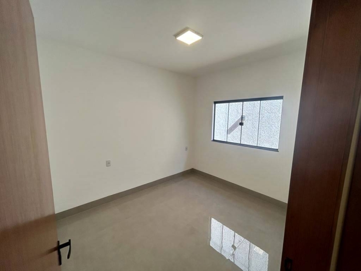 Casa à venda com 3 quartos, 180m² - Foto 4