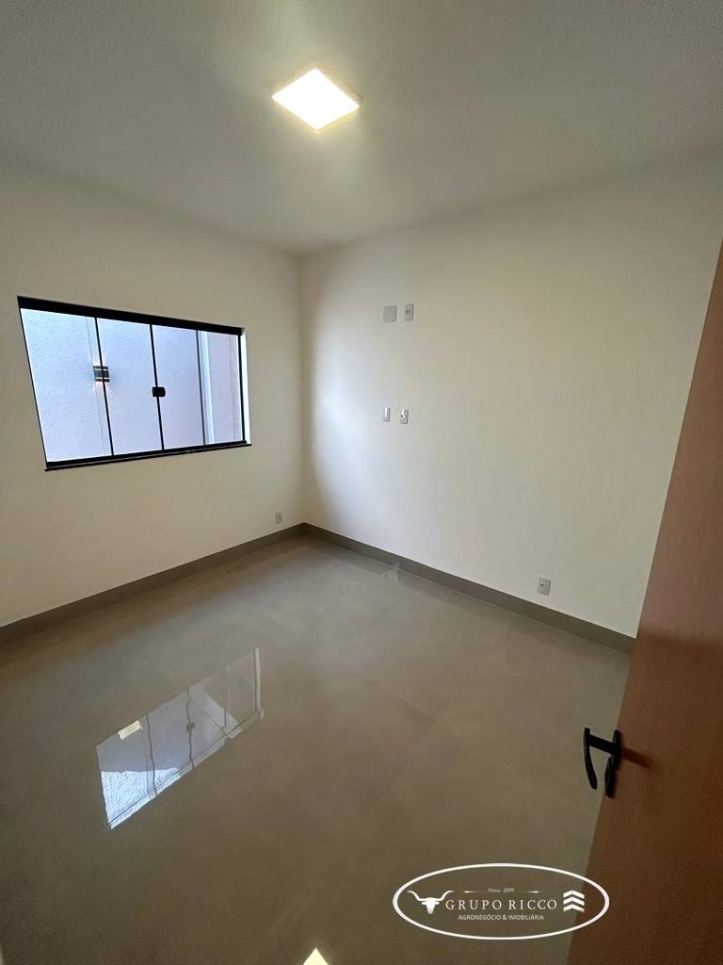 Casa à venda com 3 quartos, 180m² - Foto 3