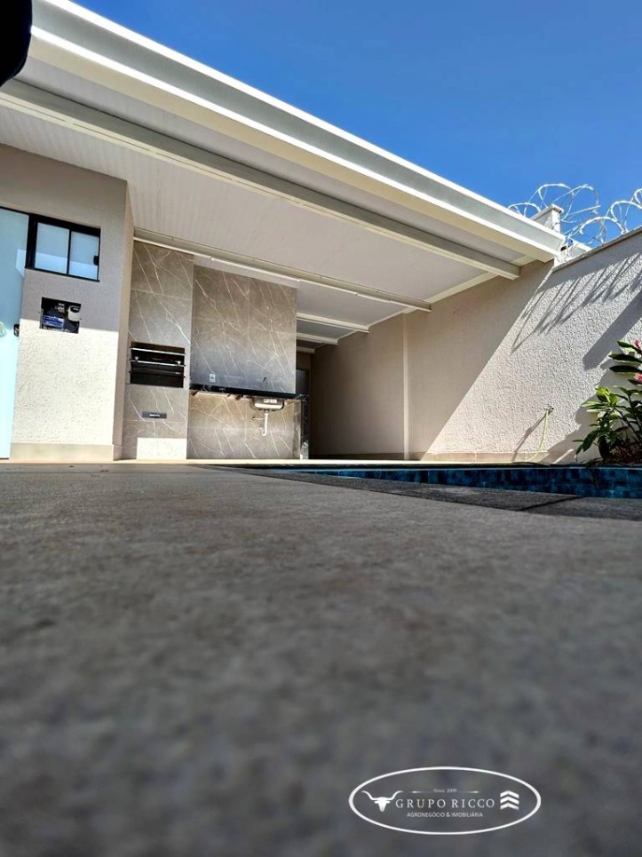 Casa à venda com 3 quartos, 180m² - Foto 1