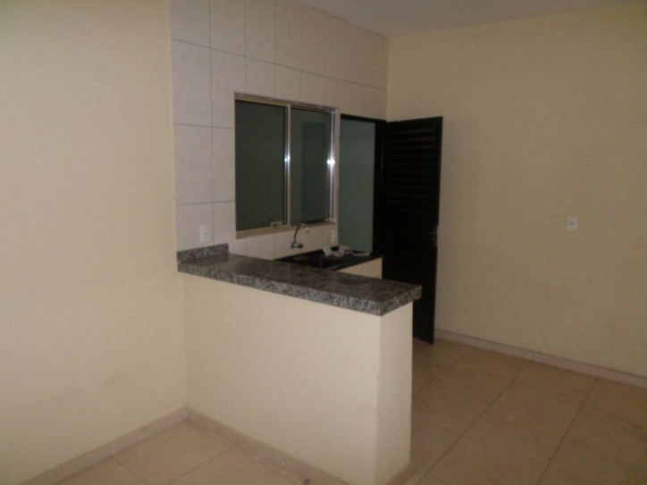 Casa à venda com 2 quartos, 150m² - Foto 2