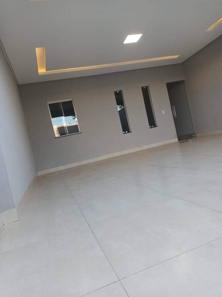 Casa à venda com 3 quartos, 155m² - Foto 1