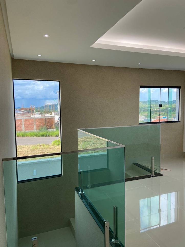 Casa à venda com 5 quartos, 283m² - Foto 3