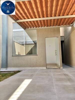 Casa à venda com 2 quartos, 79m² - Foto 1