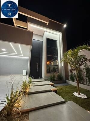 Casa à venda com 3 quartos, 172m² - Foto 1