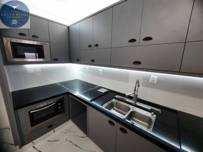 Casa à venda com 3 quartos, 237m² - Foto 1