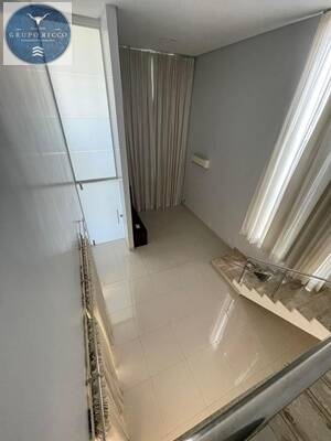 Casa de Condomínio à venda com 3 quartos, 231m² - Foto 2