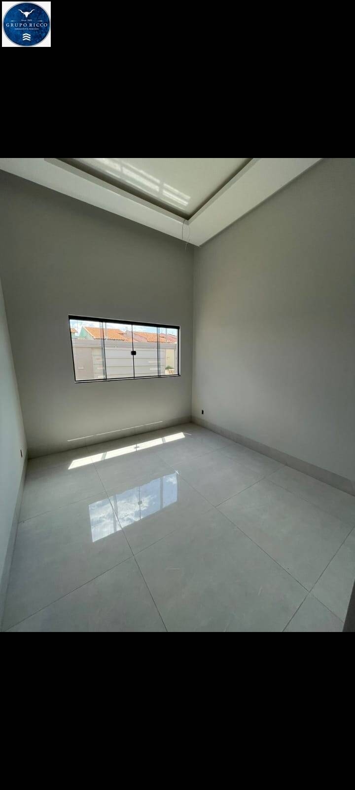 Casa à venda com 3 quartos, 100m² - Foto 1