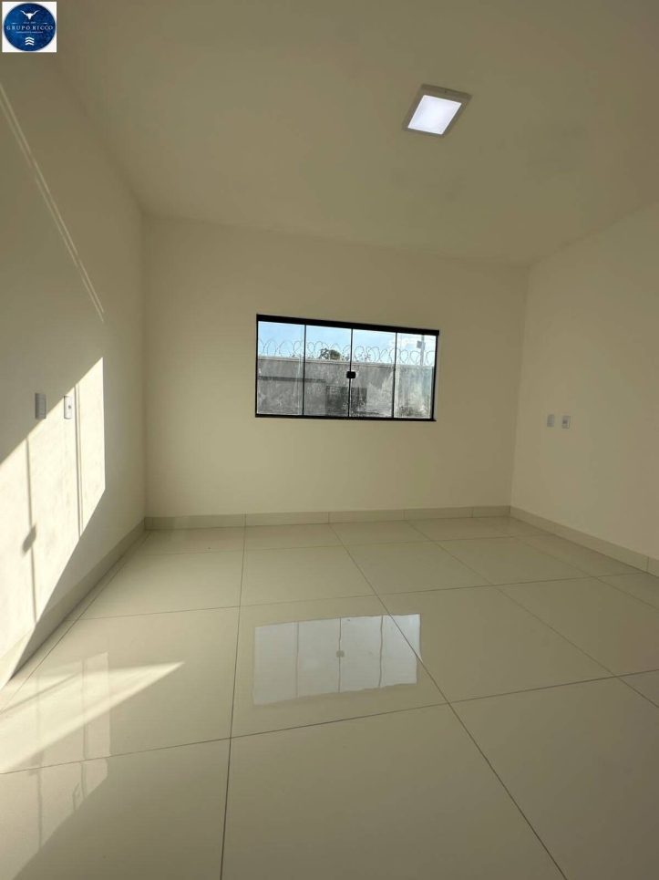 Casa à venda com 2 quartos, 117m² - Foto 1