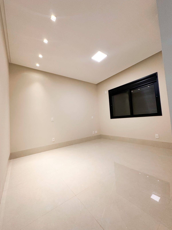 Casa de Condomínio à venda com 4 quartos, 540m² - Foto 3