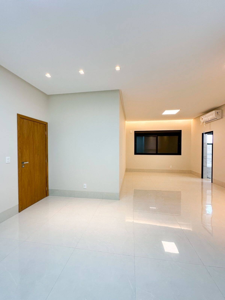 Casa de Condomínio à venda com 4 quartos, 540m² - Foto 1