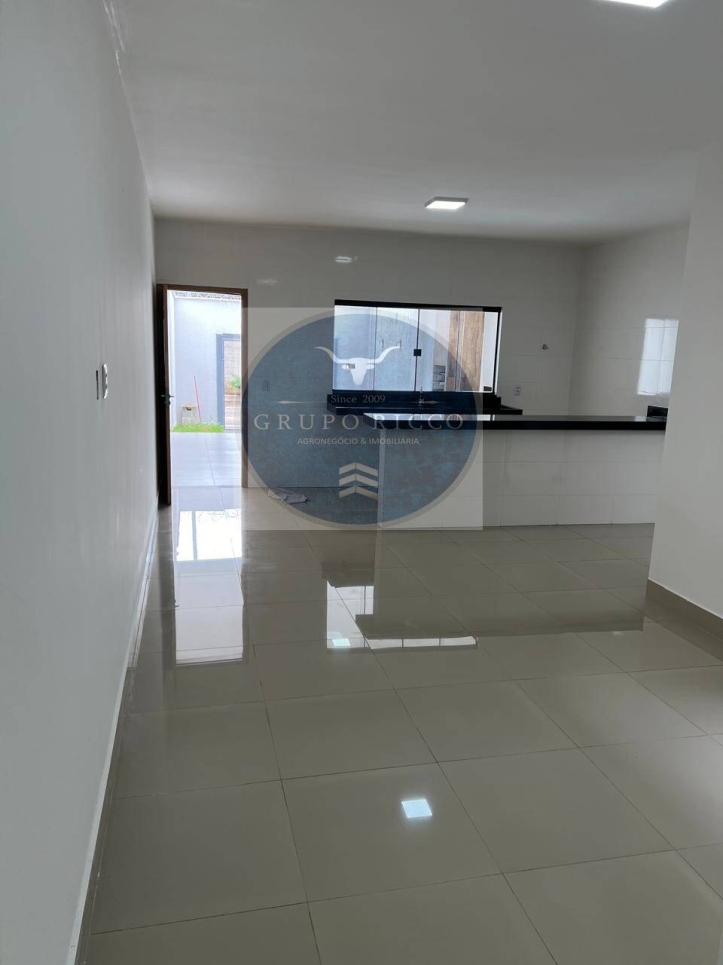 Casa à venda com 3 quartos, 115m² - Foto 1