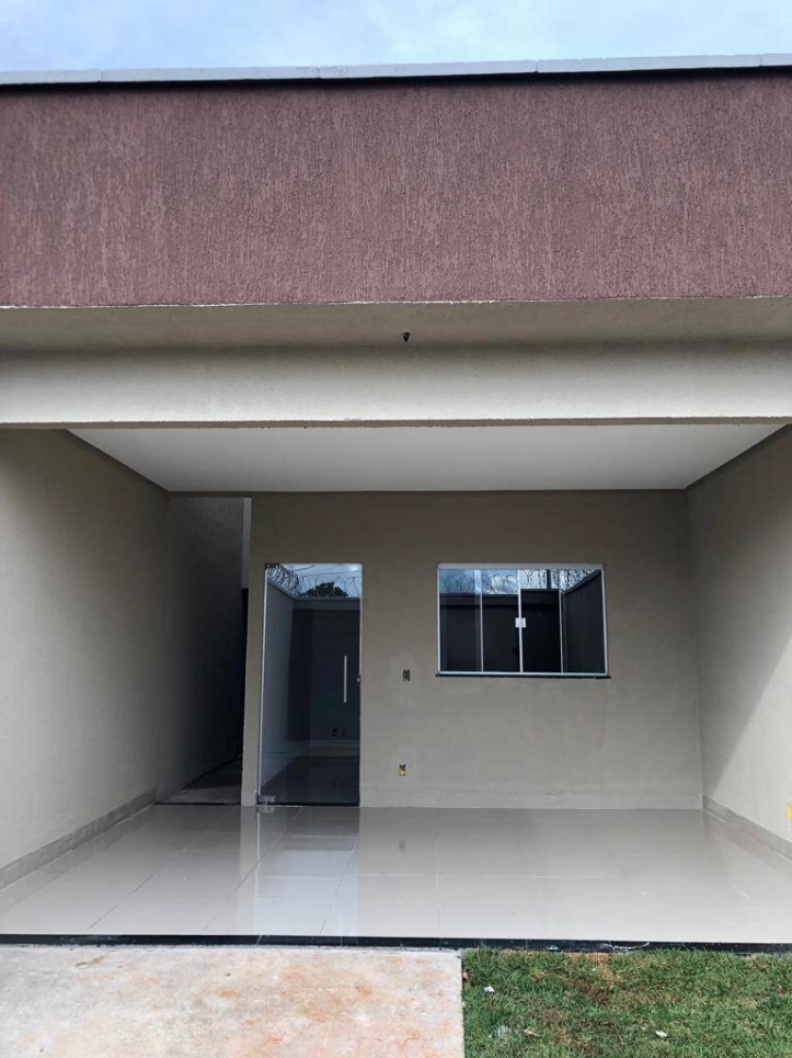 Casa à venda com 2 quartos, 100m² - Foto 1