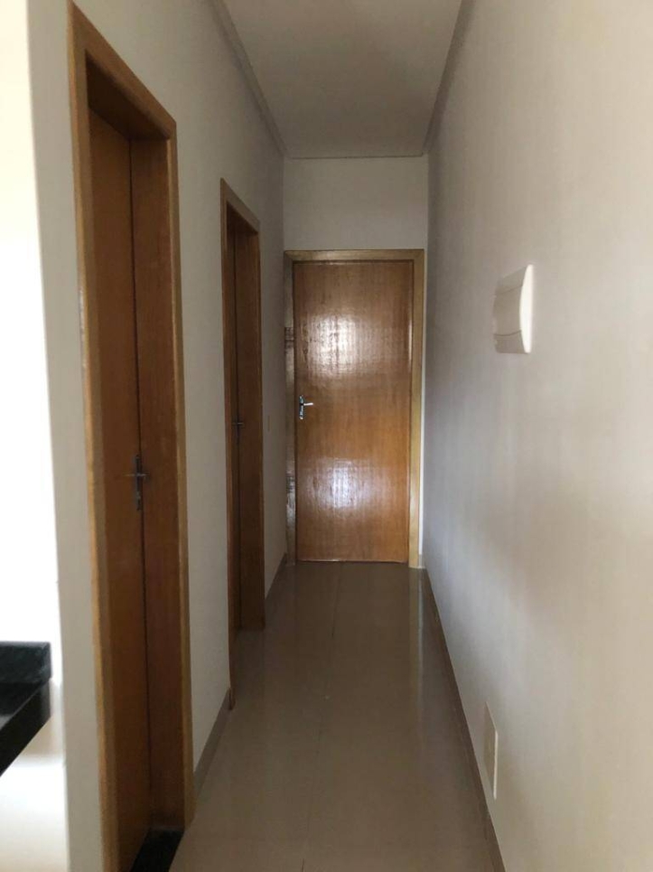 Casa à venda com 2 quartos, 100m² - Foto 2