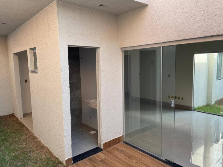 Casa à venda com 3 quartos, 129m² - Foto 4