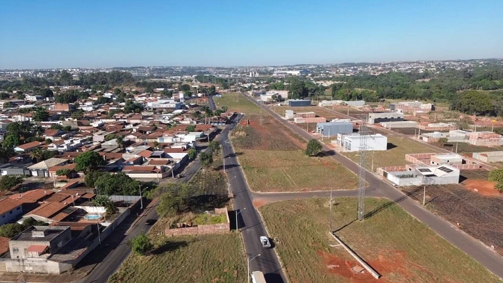 Terreno à venda, 1300m² - Foto 1