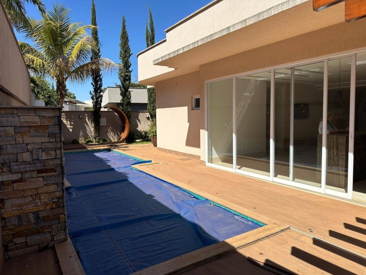 Casa de Condomínio à venda com 4 quartos, 307m² - Foto 2