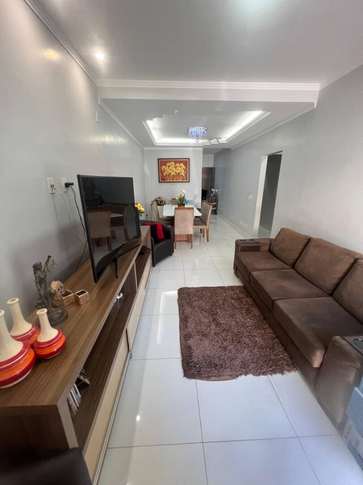 Casa à venda com 3 quartos, 288m² - Foto 1