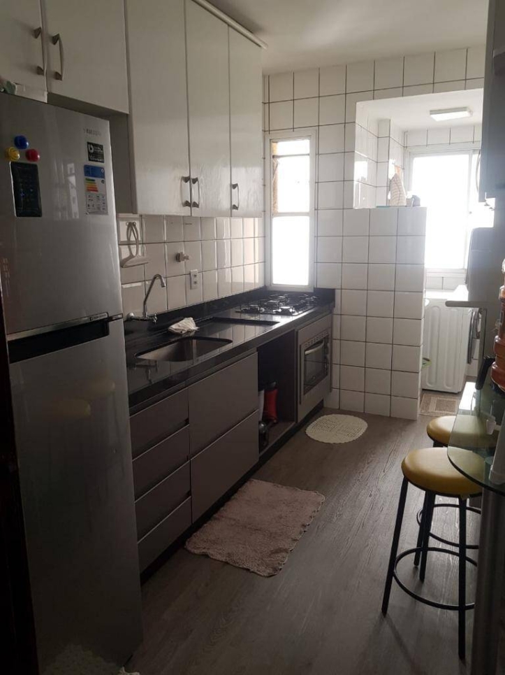 Apartamento à venda com 3 quartos, 105m² - Foto 2