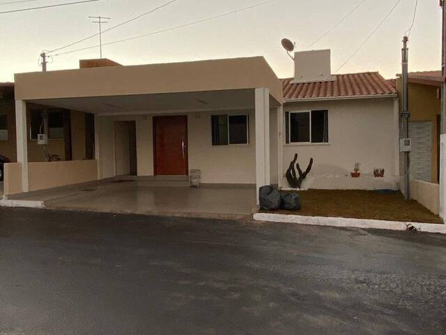 #2995 - Casa em condomínio para Venda em Goiânia - GO