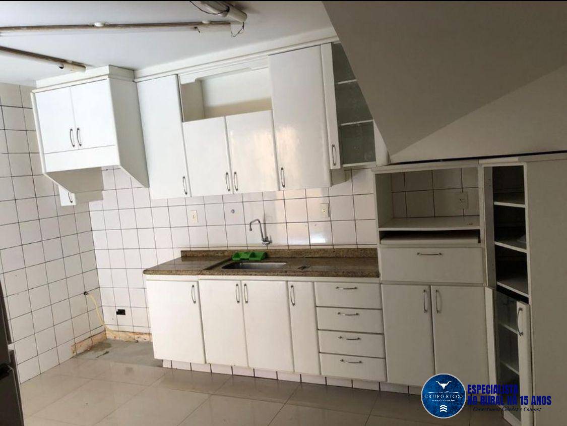 Sobrado à venda com 4 quartos, 200m² - Foto 5