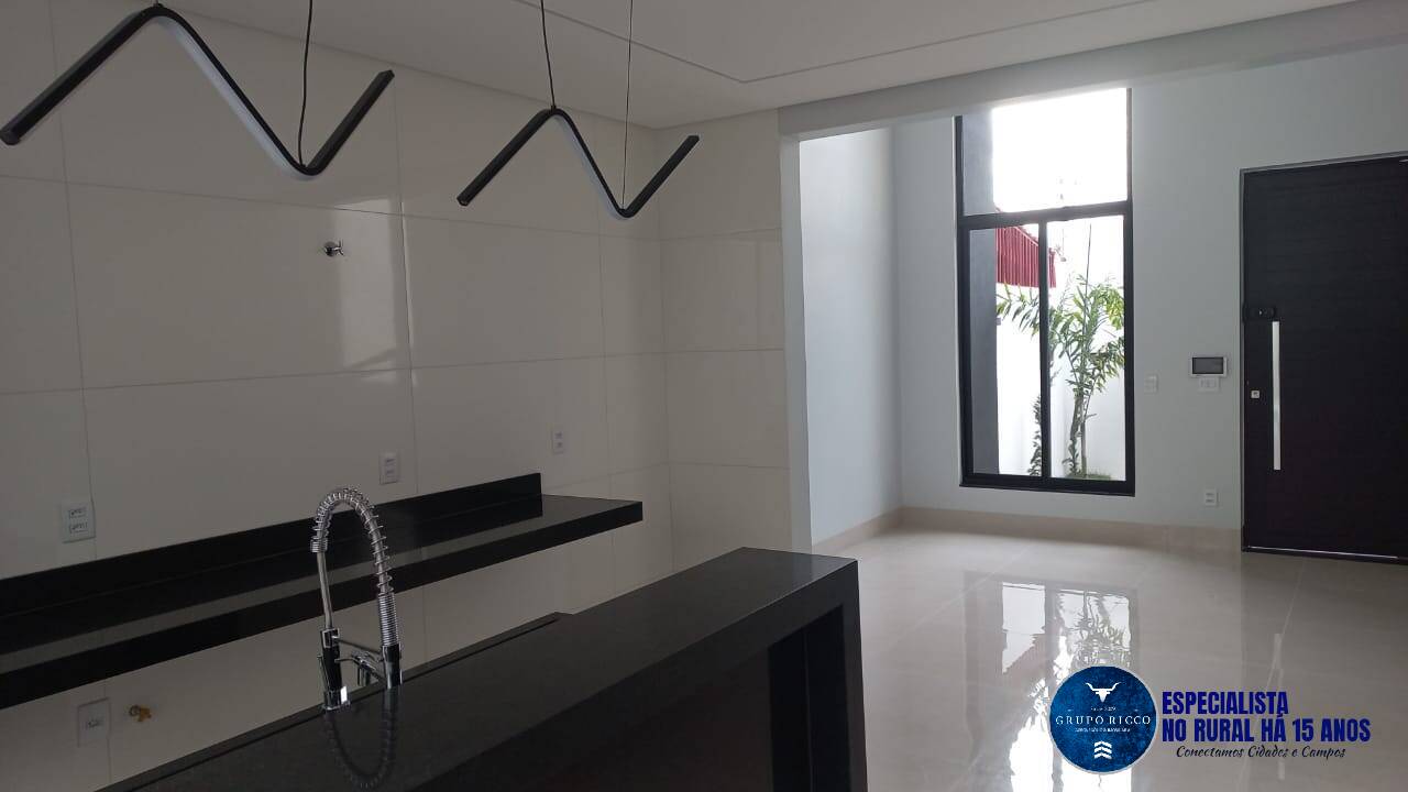 Casa à venda com 3 quartos, 122m² - Foto 5