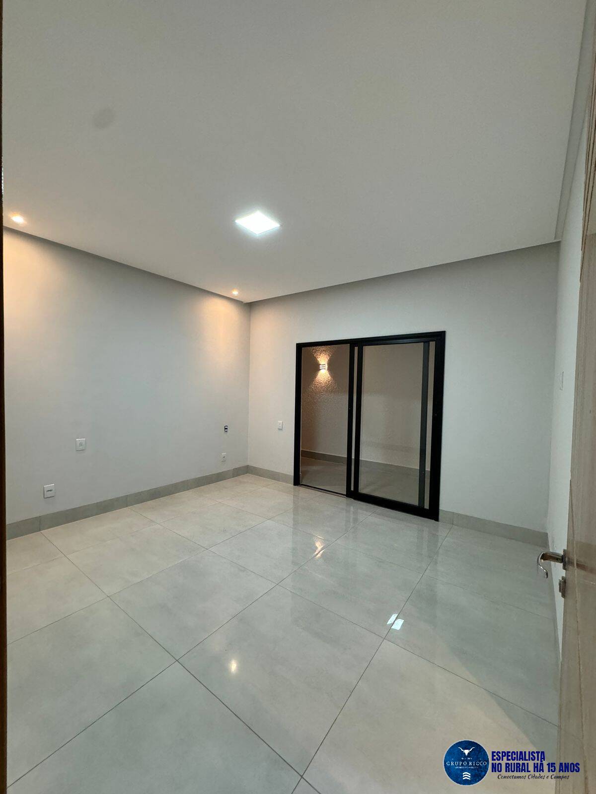 Casa à venda com 3 quartos, 170m² - Foto 8