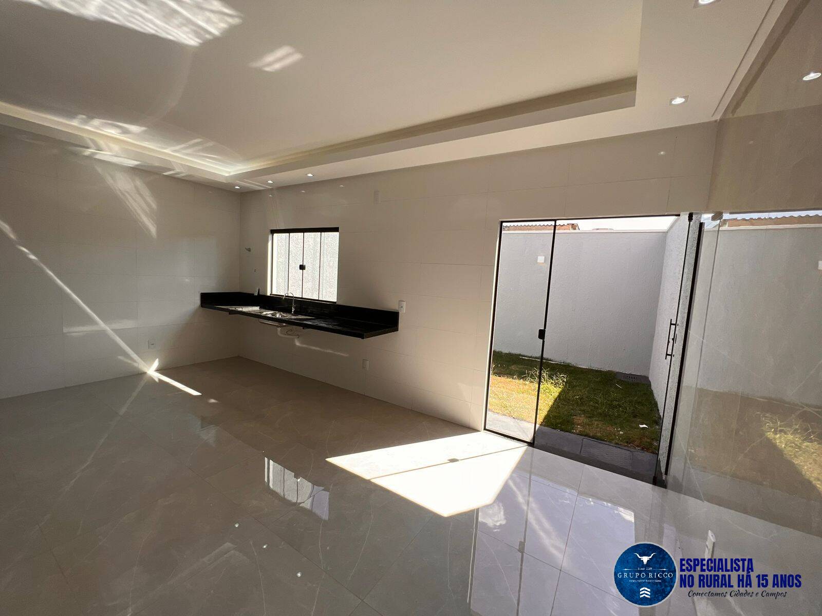 Casa à venda com 3 quartos, 120m² - Foto 4