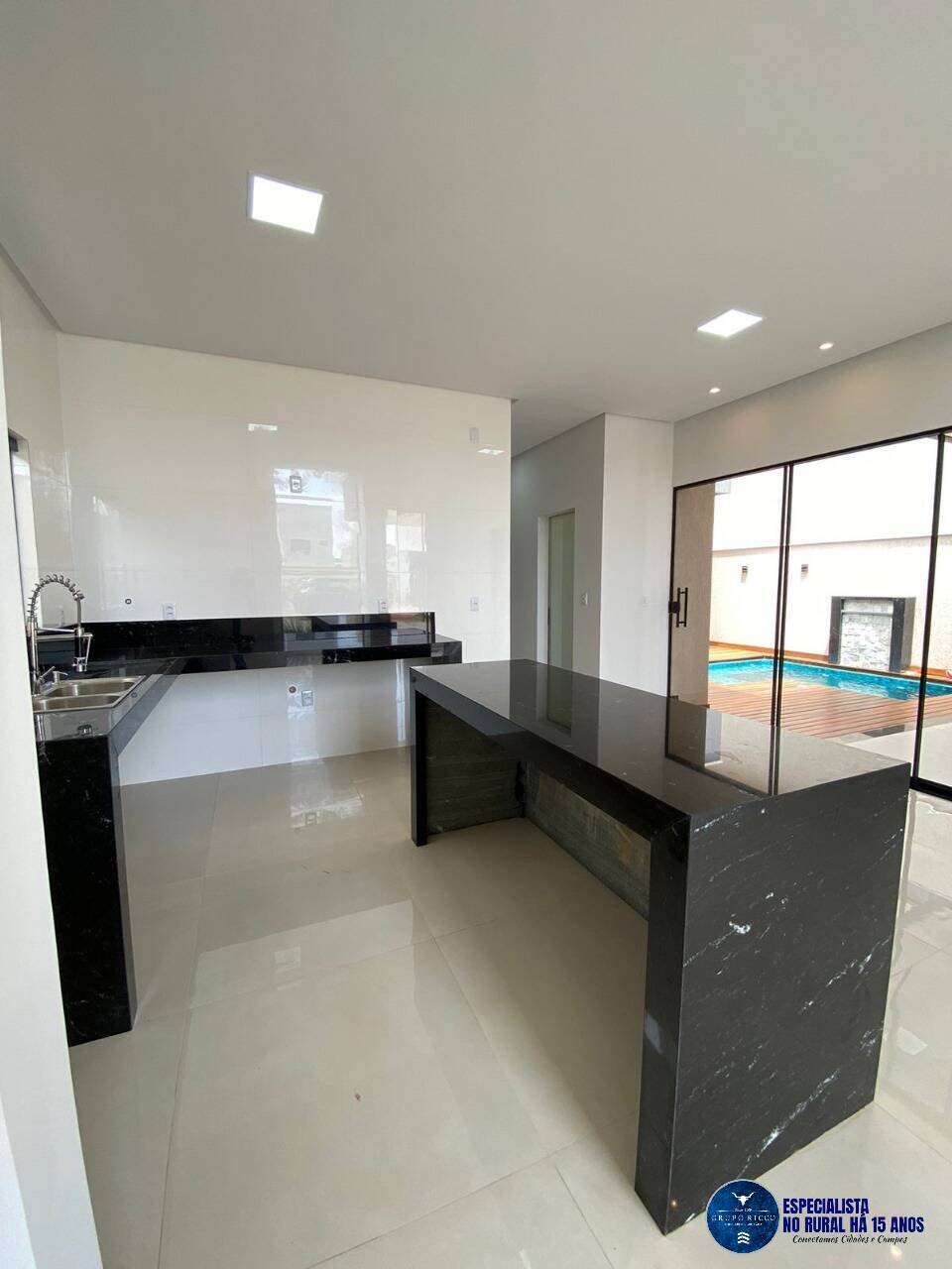 Casa à venda com 3 quartos, 158m² - Foto 6