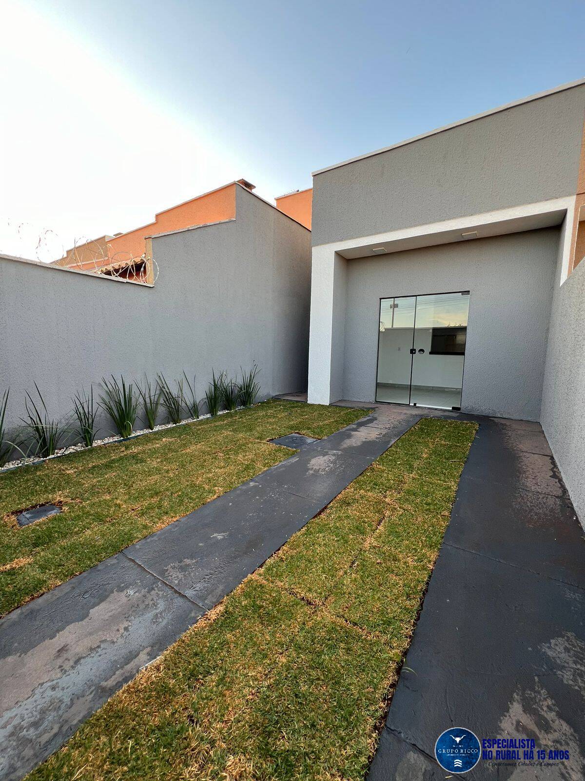 Casa à venda com 2 quartos, 60m² - Foto 1