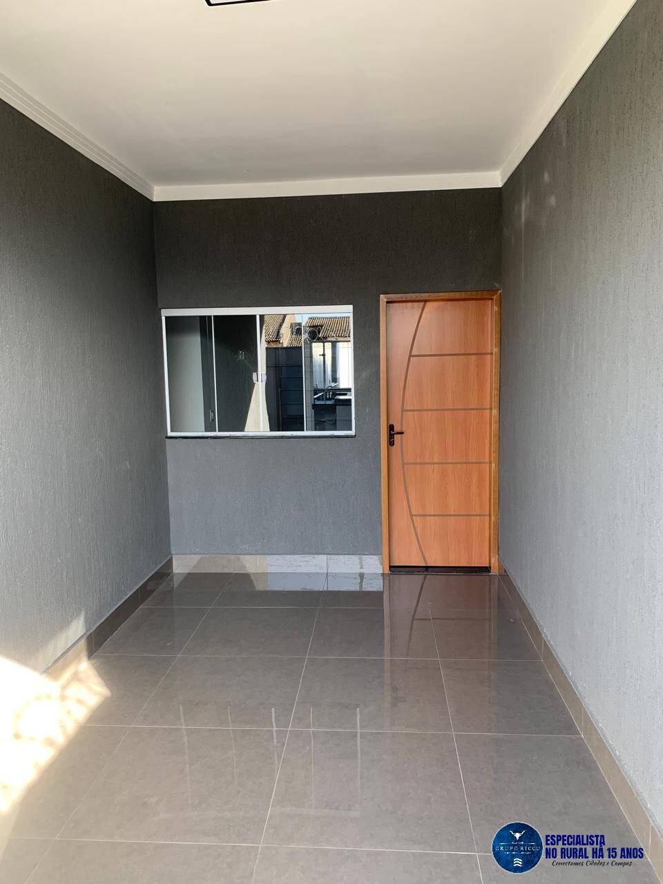 Casa à venda com 3 quartos, 100m² - Foto 2