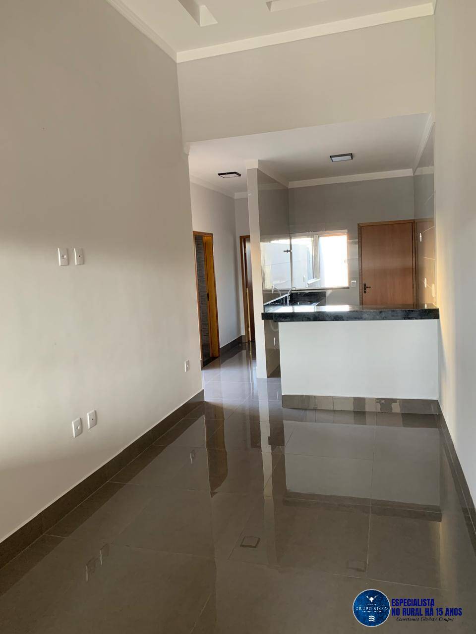 Casa à venda com 3 quartos, 100m² - Foto 3