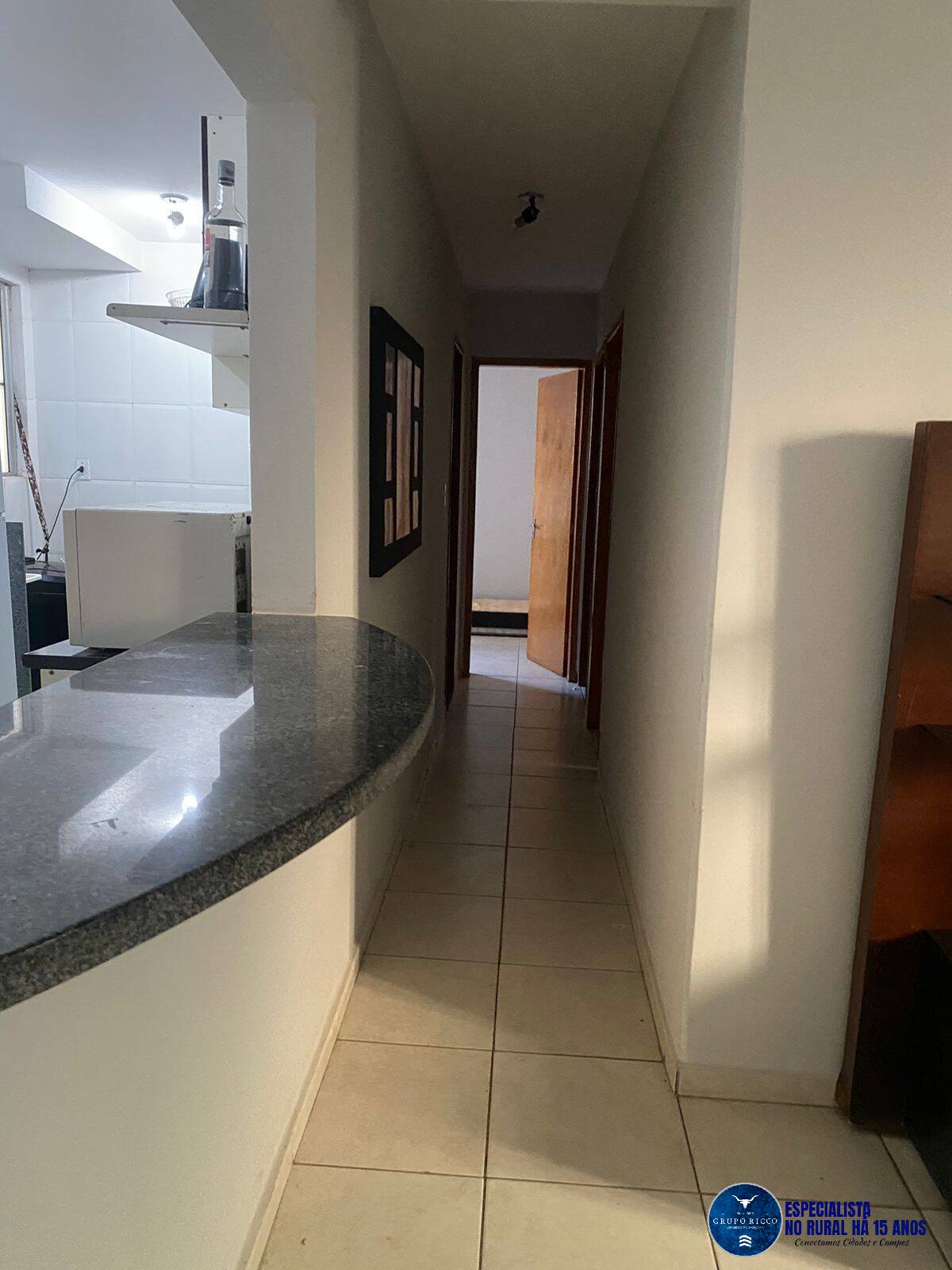 Apartamento à venda com 3 quartos, 70m² - Foto 2