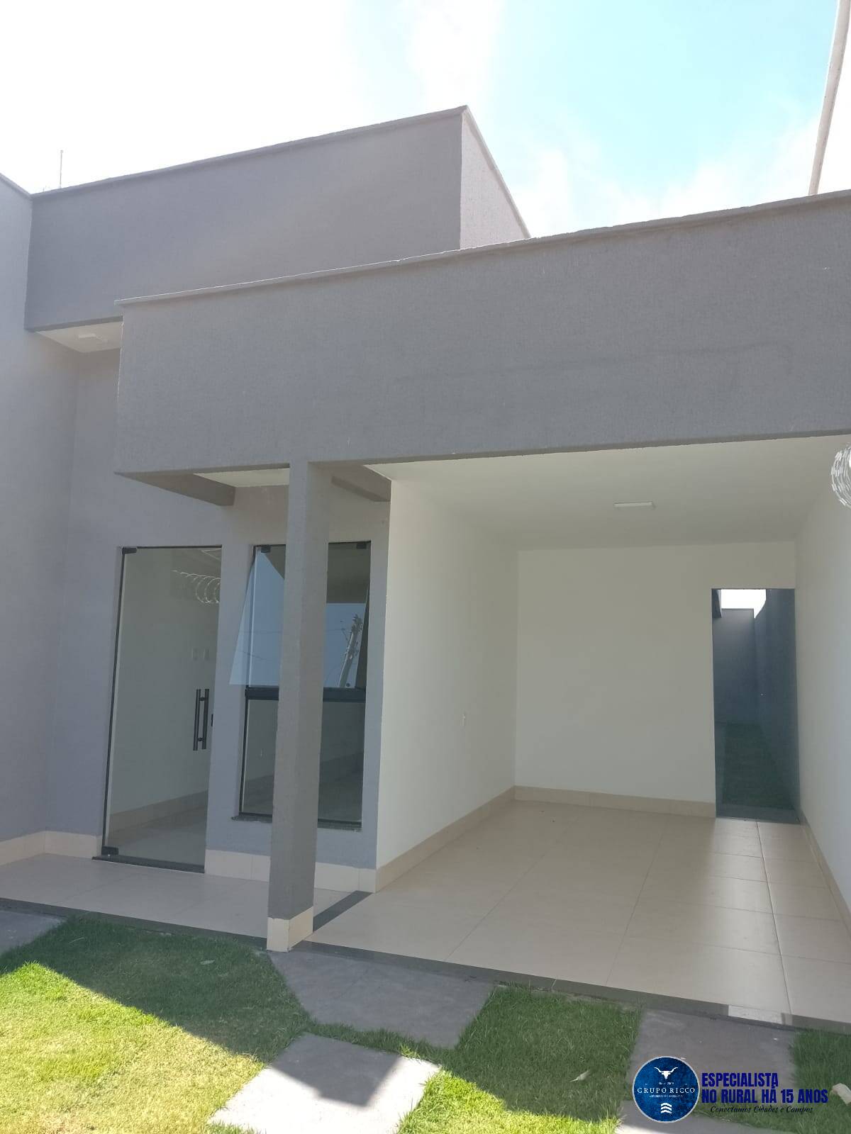 Casa à venda com 3 quartos, 90m² - Foto 2