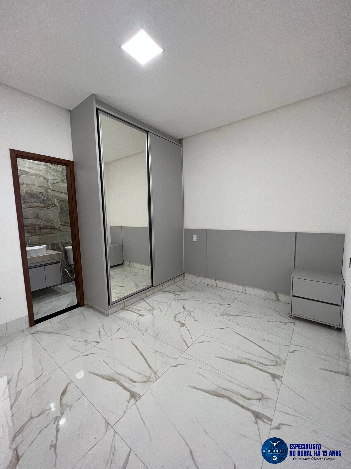 Casa à venda com 3 quartos, 170m² - Foto 8