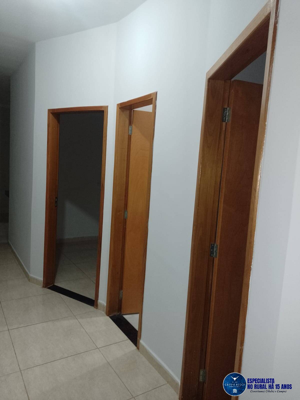 Casa à venda com 3 quartos, 100m² - Foto 4