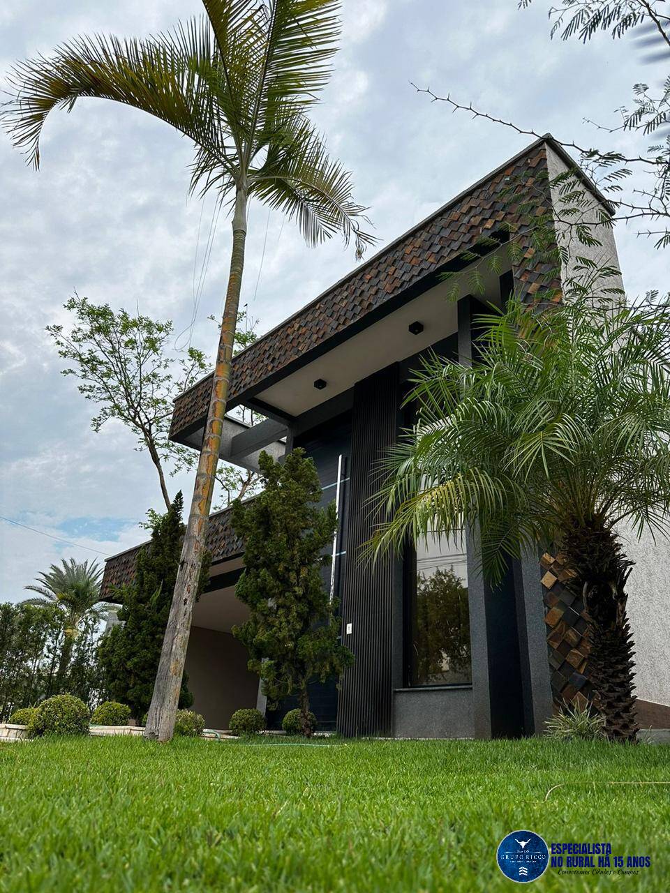 Casa de Condomínio à venda com 4 quartos, 248m² - Foto 1