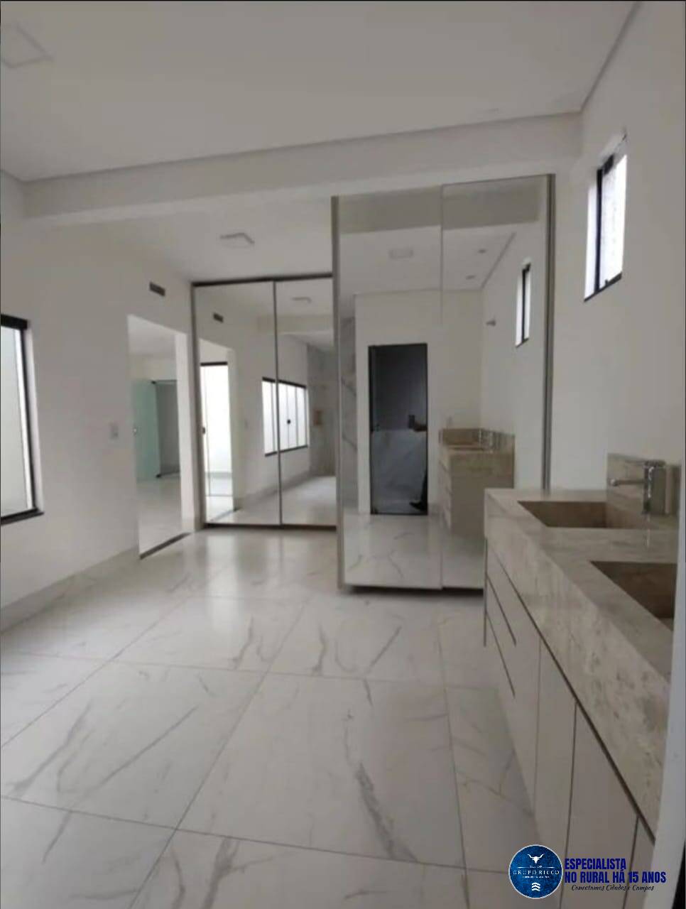 Casa à venda com 4 quartos, 304m² - Foto 11