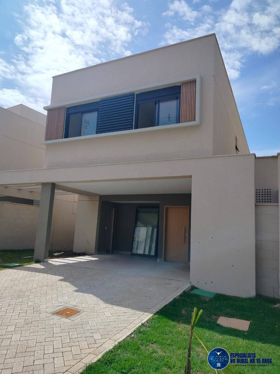 Casa de Condomínio à venda com 4 quartos, 181m² - Foto 1