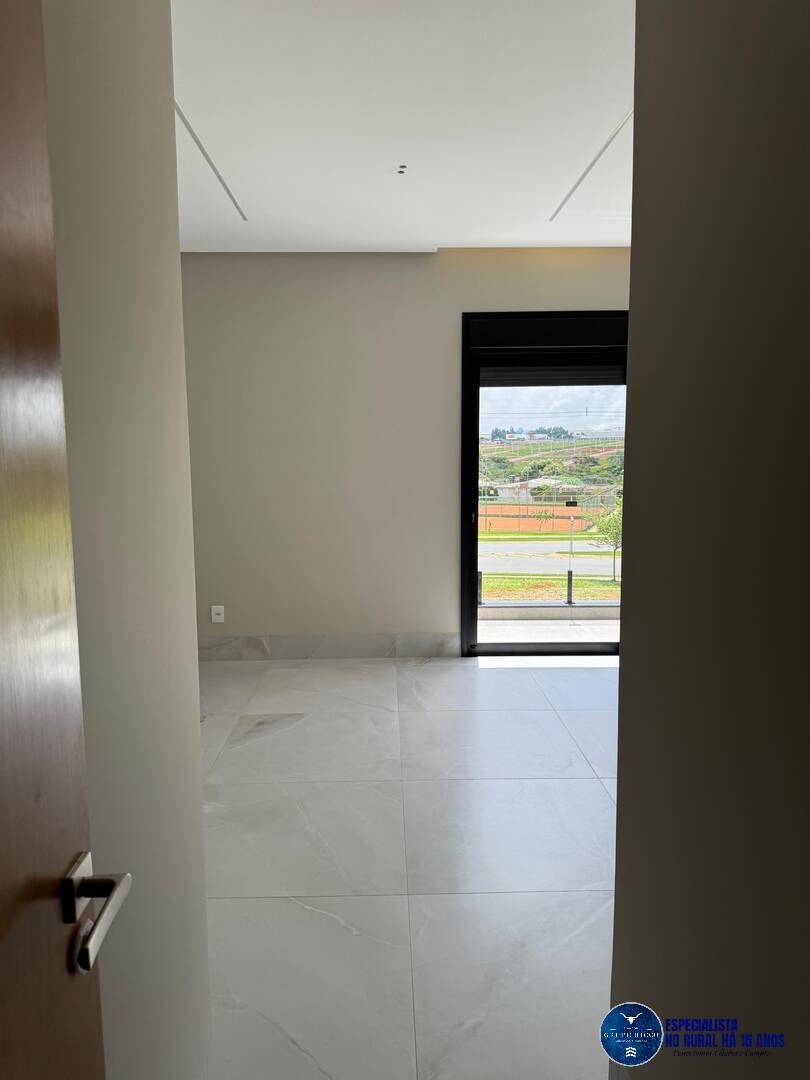 Casa de Condomínio à venda com 4 quartos, 274m² - Foto 5