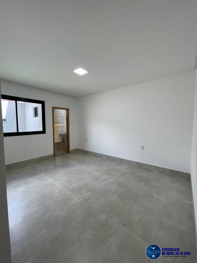 Casa à venda com 3 quartos, 200m² - Foto 8