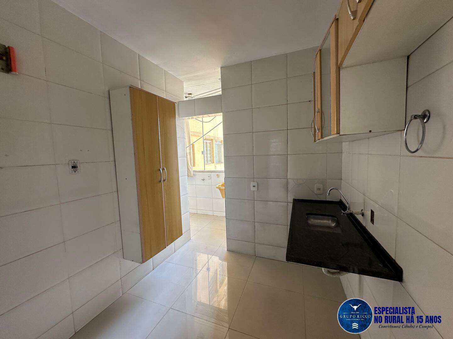 Apartamento à venda com 2 quartos, 75m² - Foto 4