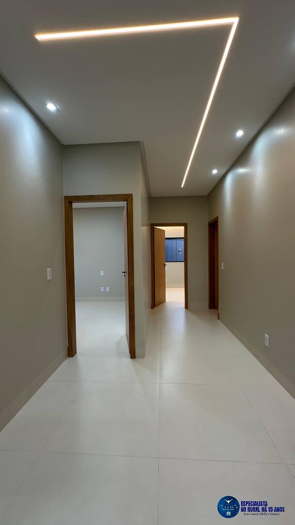 Casa à venda com 4 quartos, 211m² - Foto 8