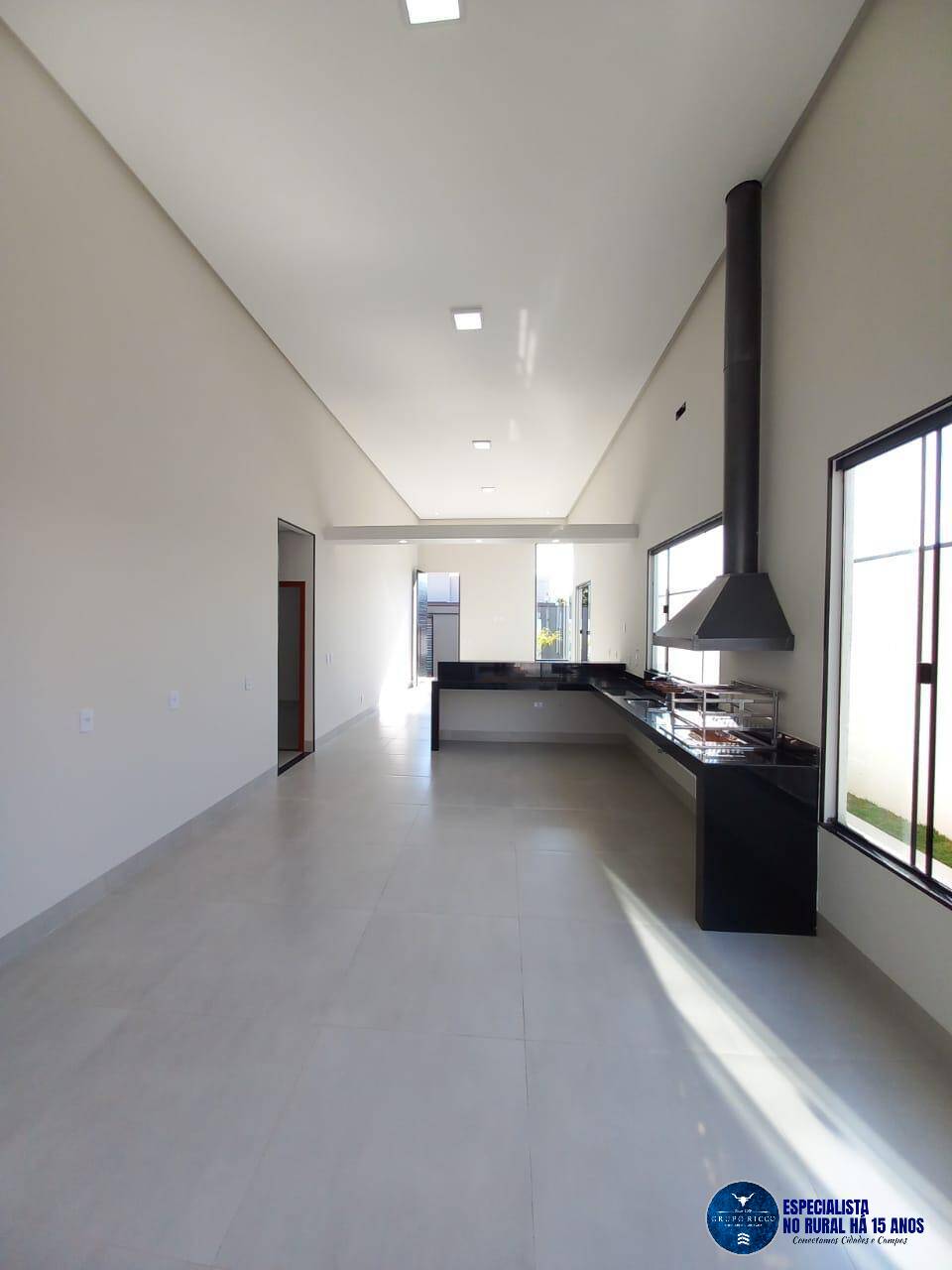 Casa à venda com 3 quartos, 180m² - Foto 3