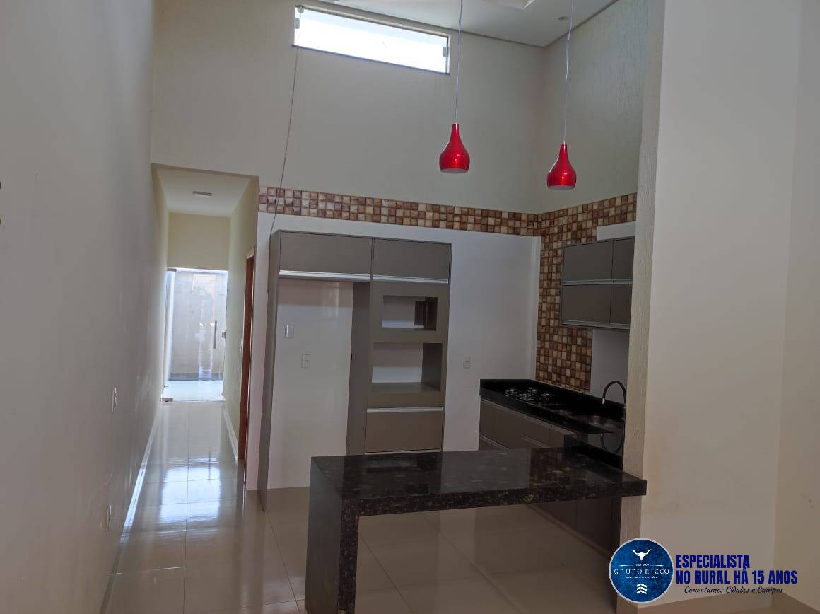 Casa à venda com 2 quartos, 92m² - Foto 4