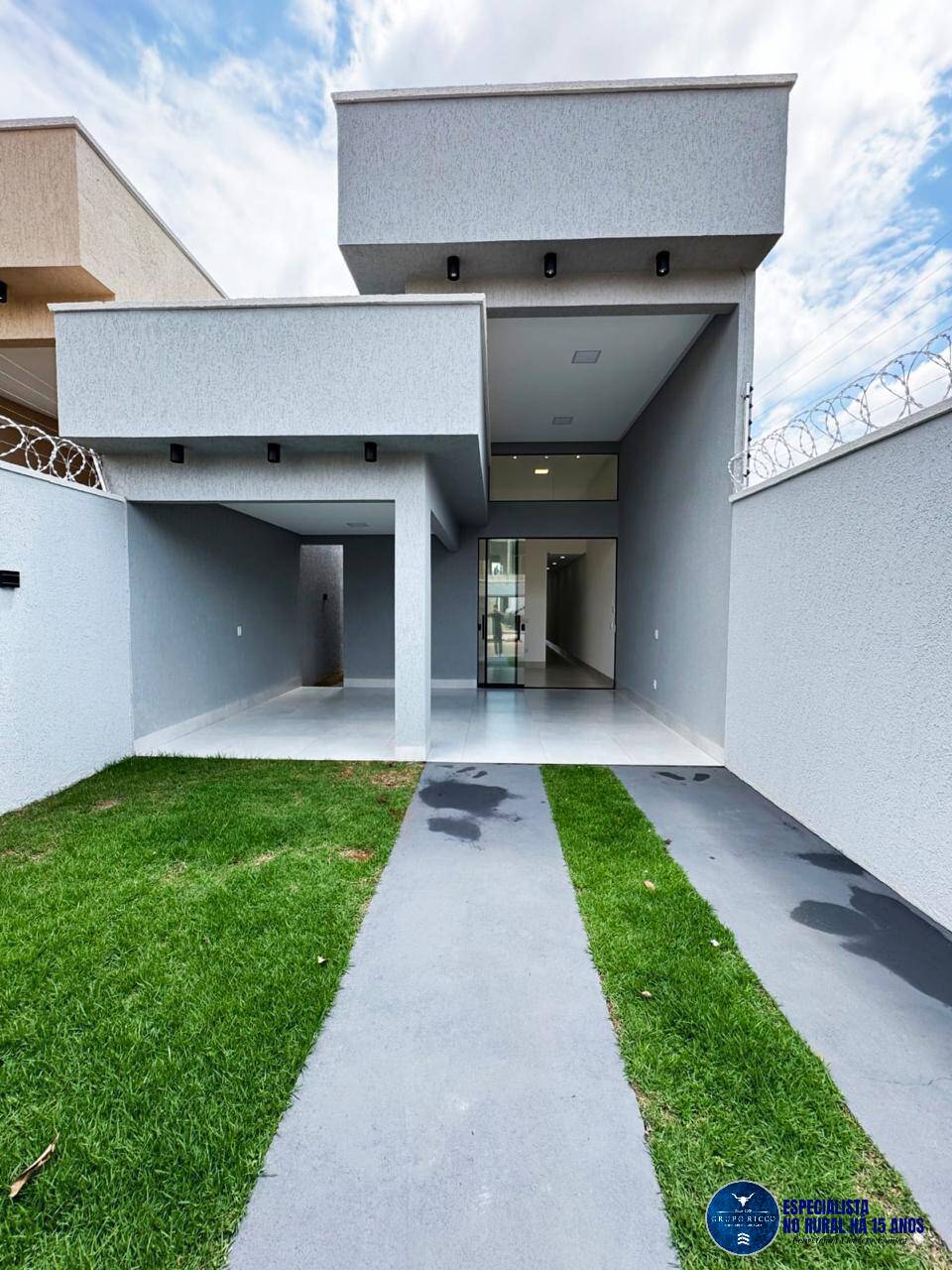 Casa à venda com 3 quartos, 138m² - Foto 2