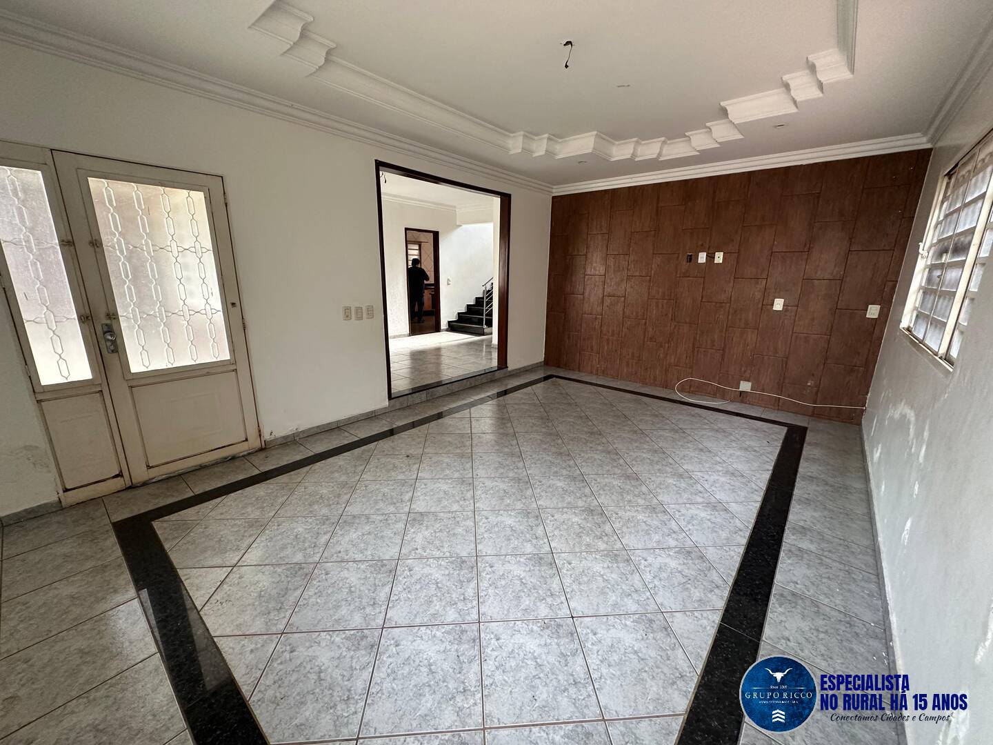 Casa à venda com 4 quartos, 450m² - Foto 1