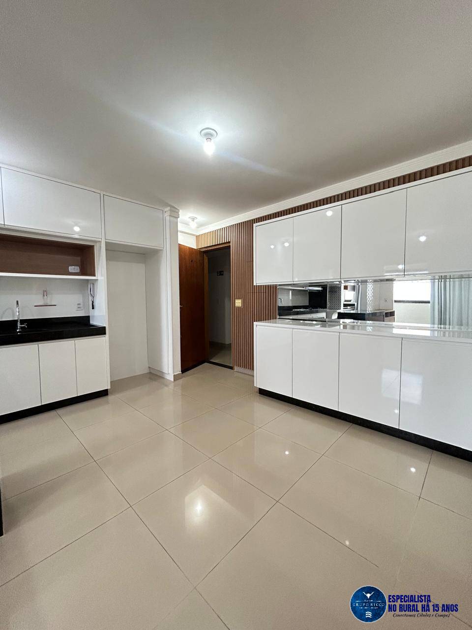 Apartamento à venda com 3 quartos, 75m² - Foto 4