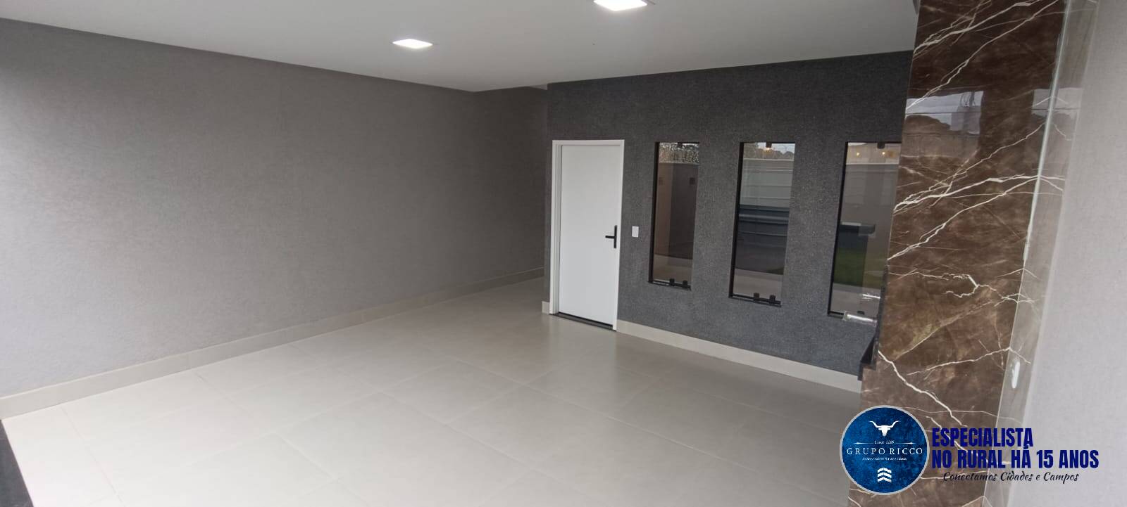 Casa à venda com 3 quartos, 116m² - Foto 2