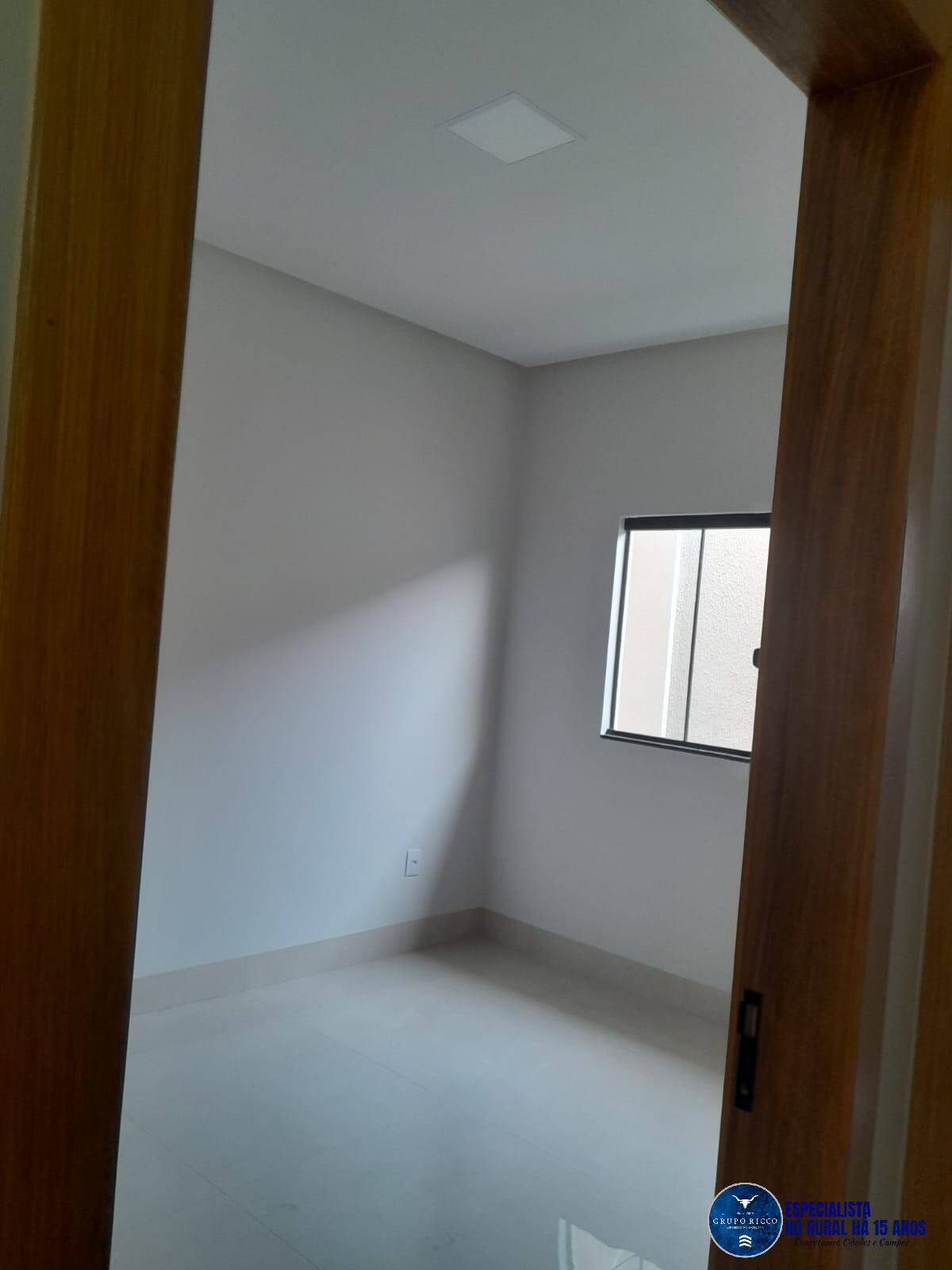 Casa à venda com 3 quartos, 205m² - Foto 2